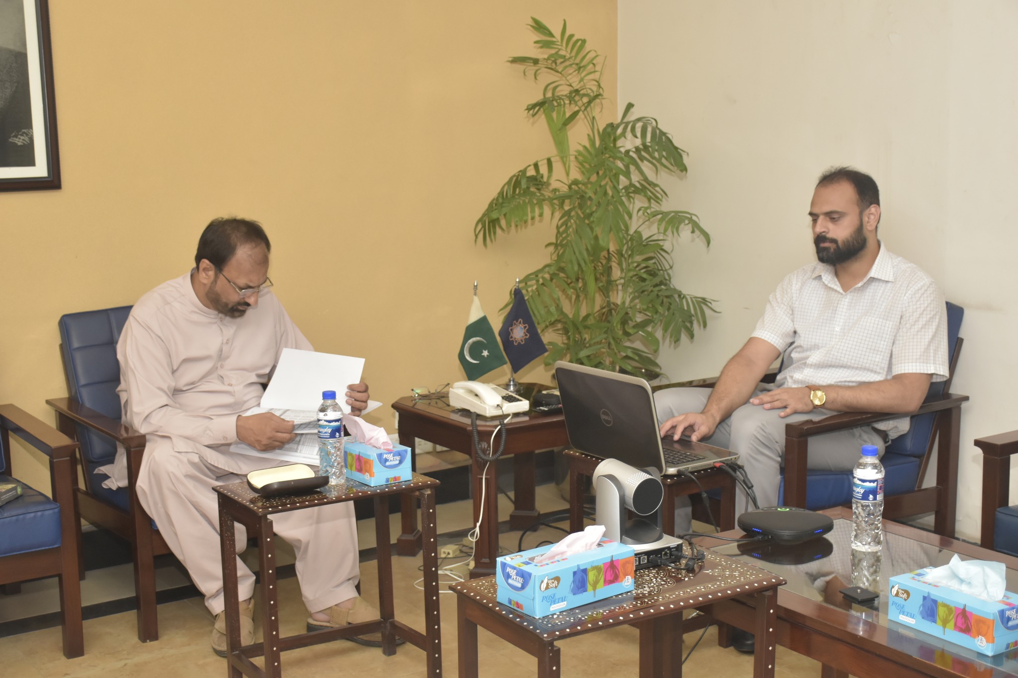 Prof. Dr. Shahid Munir Participates Virtually in PTUT Syndicate Meeting